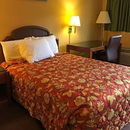 Days Inn By Wyndham York Alabama Екстер'єр фото