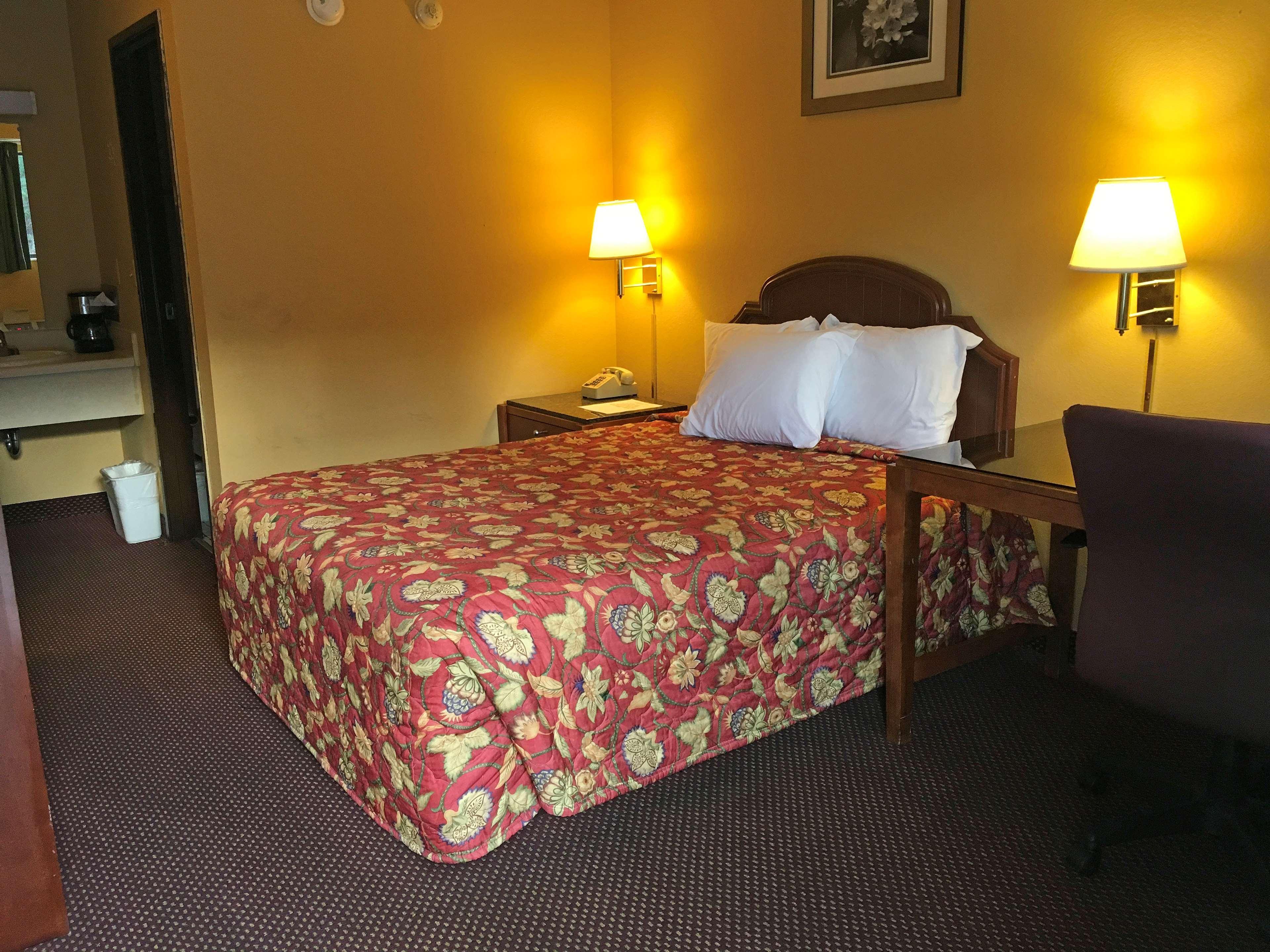 Days Inn By Wyndham York Alabama Екстер'єр фото