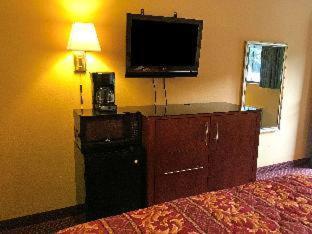 Days Inn By Wyndham York Alabama Номер фото