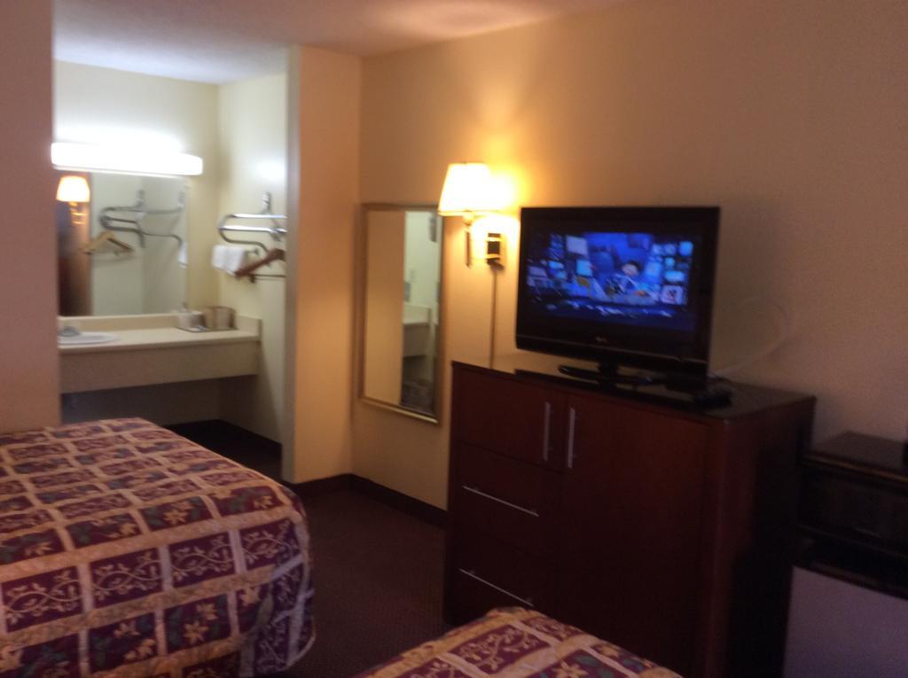 Days Inn By Wyndham York Alabama Екстер'єр фото